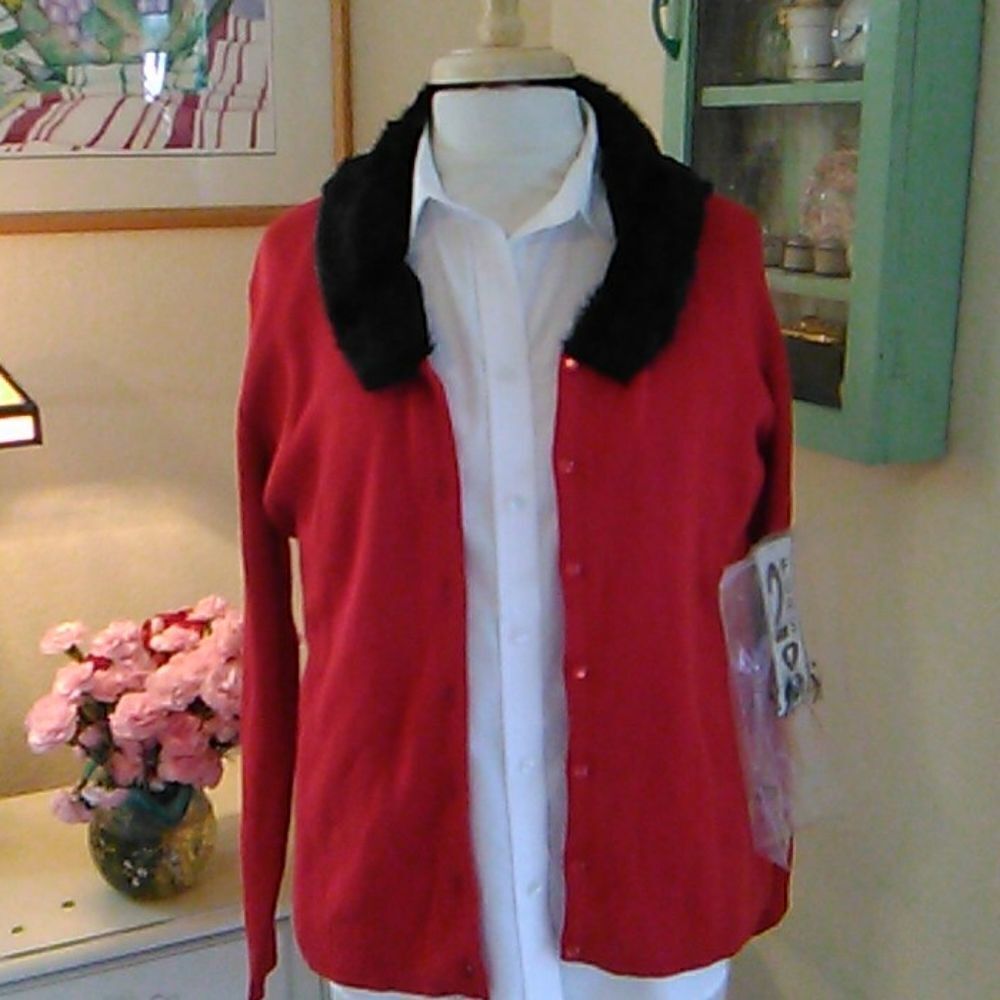 KIKIT Sweater With Two Collars - Picture 4 of 13